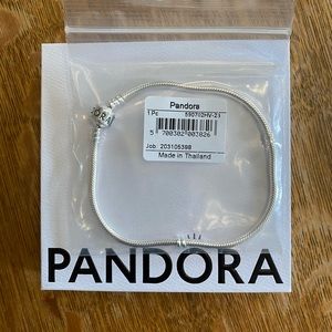 New sterling silver classic Pandora bracelet size 9 in/23 cm